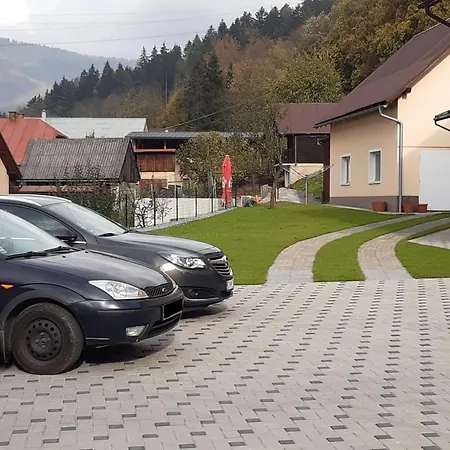 Apartman 80 Árvaváralja