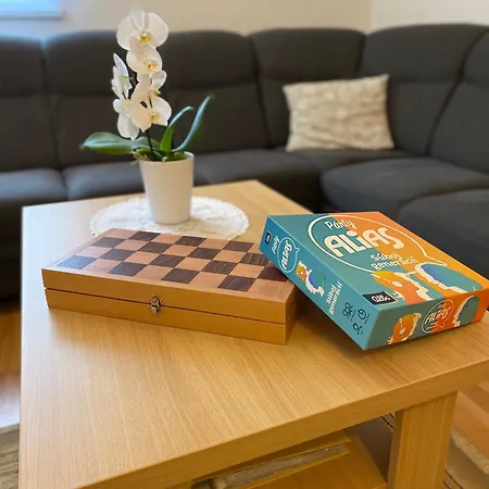 Apartment 80