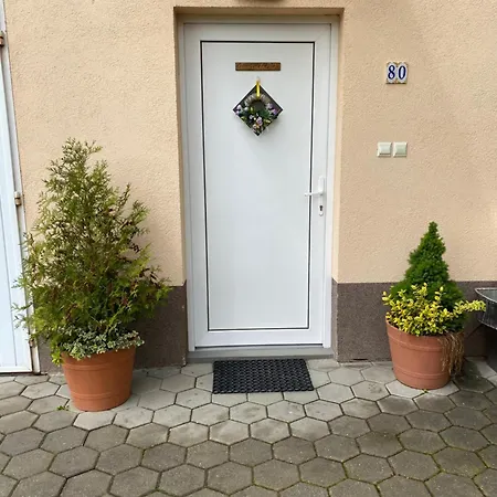 80 Apartment *