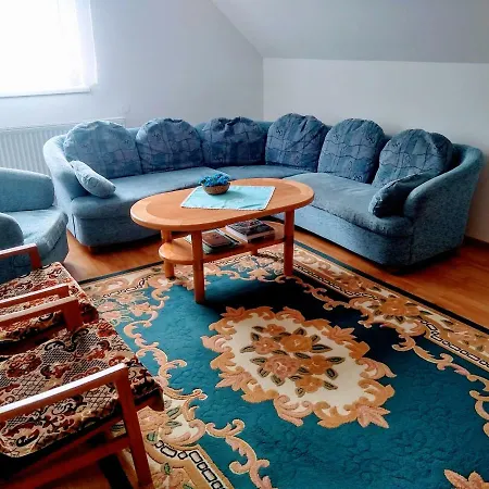 Apartman 80 *